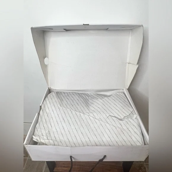 Aldo Sleek Black Over-the-Knee Boots - Picture 4 of 15